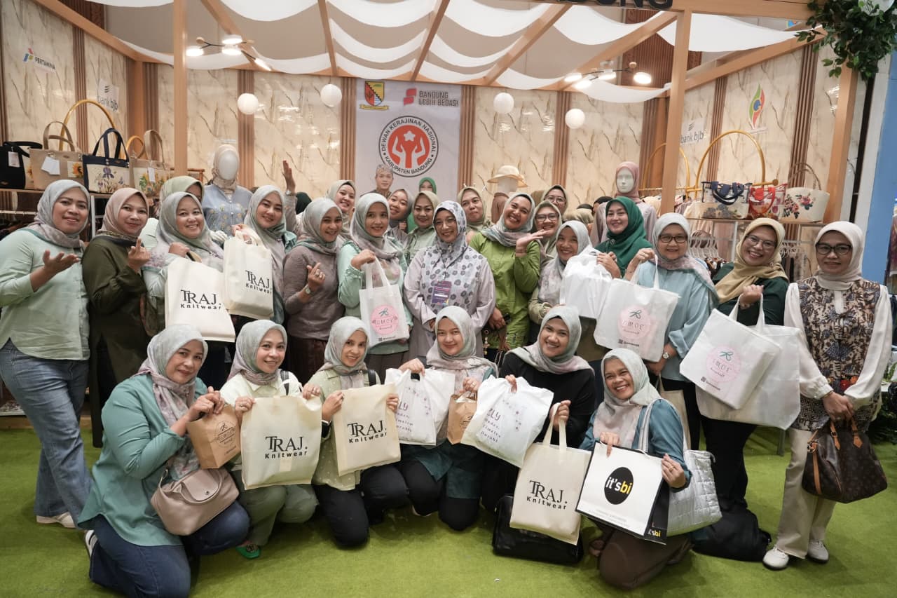 Inilah Karya Cantik Tujuh Perempuan Hebat dari Kabupaten Bandung 
